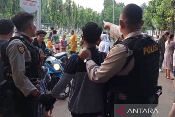 Sukurin, 5 Pelajar Ditangkap Polisi Saat Akan Tawuran - JPNN.COM