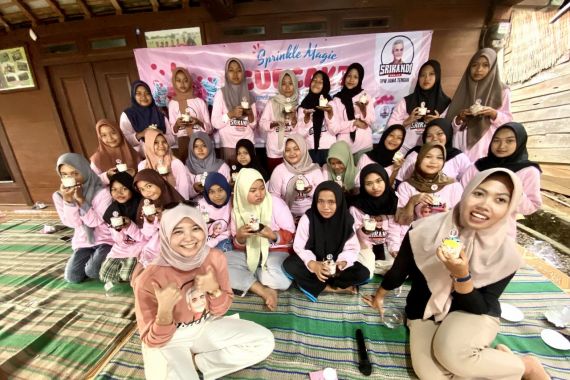 Gandeng Perempuan Milenial, Srikandi Ganjar Adakan Pelatihan Menghias Kue Bareng - JPNN.COM