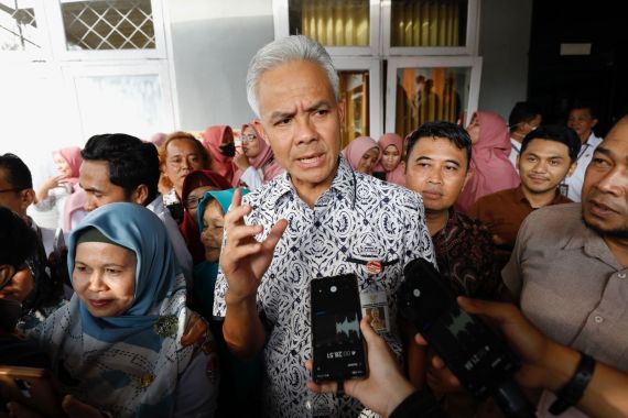 Kampanyekan Pemilu Damai, Ganjar Pranowo Ajak Masyarakat Perangi Hoaks - JPNN.COM