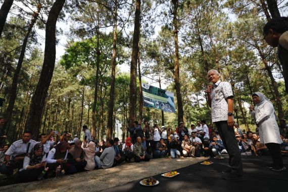 Ganjar Gencarkan Penghijauan untuk Cegah Banjir dan Pencemaran Lingkungan - JPNN.COM