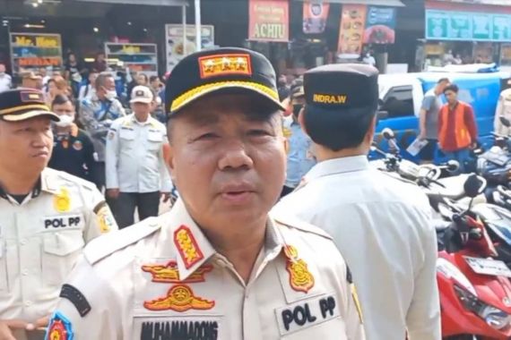 Bangunan 22 Ruko di Pluit Melanggar Aturan Dibongkar Paksa - JPNN.COM