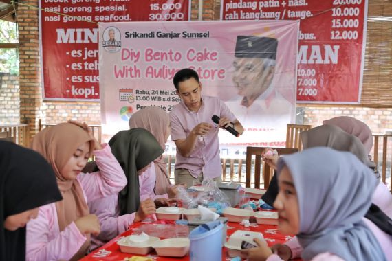 Gandeng UMKM Lokal, Srikandi Ganjar Gelar Pelatihan Menghias Bento Cake di Palembang - JPNN.COM