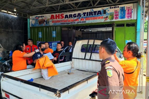 Dikawal Ketat Polisi, Pelaku Mutilasi di Semarang Jalani 102 Adegan Rekonstruksi - JPNN.COM