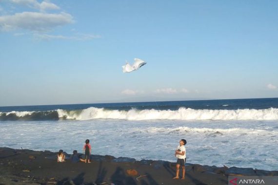 Peringatan BMKG: Waspadai Potensi Angin Kencang dan Gelombang Tinggi di Bali - JPNN.COM