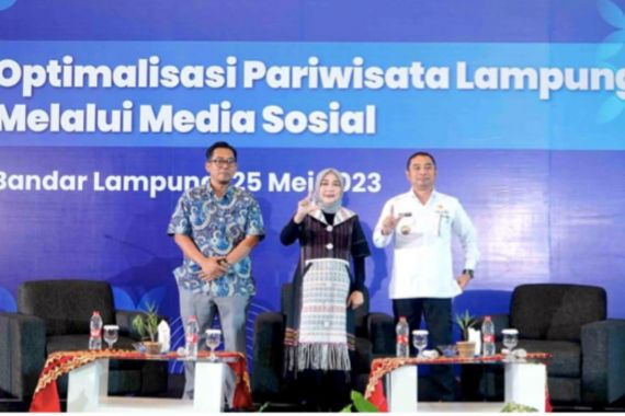 Kemkominfo Ajak Masyarakat Optimalkan Pariwisata di Lampung Lewat Medsos - JPNN.COM