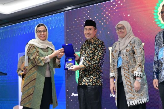 Pemprov Riau Raih 6 Penghargaan di Ajang Anugerah Adinata Syari'ah 2023 - JPNN.COM