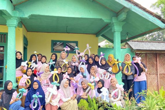 Begini Cara Srikandi Ganjar Mengasah Kreativitas Perempuan Muda di Lampung Tengah - JPNN.COM