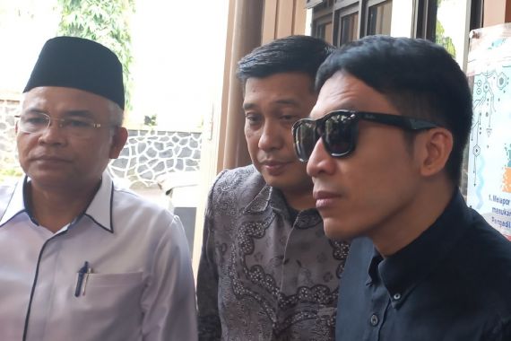 Meski Tengah Proses Cerai, Desta Berencana Ajak Natasha Rizki dan Anak-Anak Berlibur - JPNN.COM