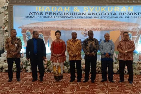 BP3OKP-RI Adakan Syukuran Pengukuhan 6 Anggota Asli Papua - JPNN.COM