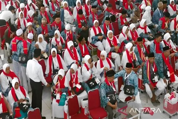 21 Calon Haji asal Sulteng Tunda Keberangkatan - JPNN.COM