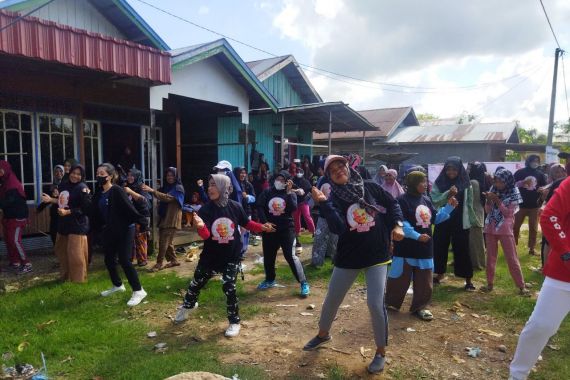 Sukarelawan Ganjar Ajak Warga Kapuas Budayakan Hidup Sehat Melalui Senam Bareng - JPNN.COM