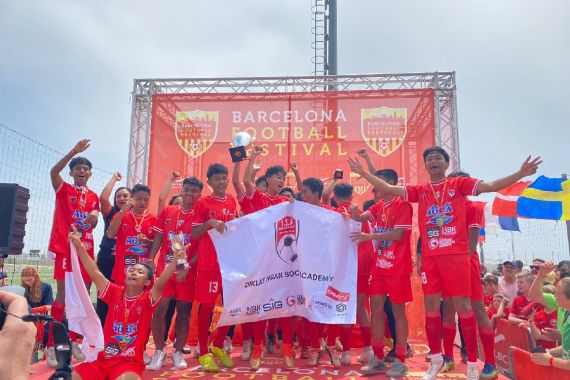 Luar Biasa, ISA Lombok FC Juarai Barcelona Football Festival 2023 - JPNN.COM