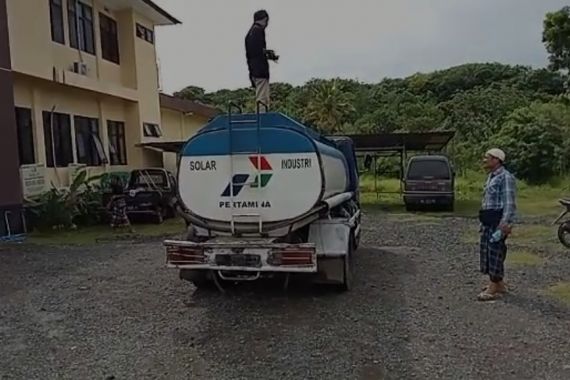 Mobil Tanki Isi Solar yang Hilang di Polres Lombok Tengah Masih Menjadi Misteri - JPNN.COM