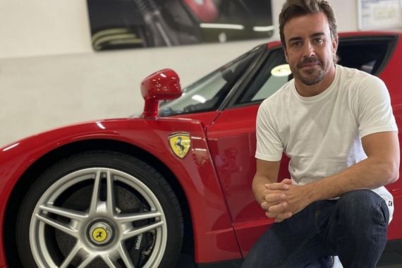 Fernando Alonso Melelang Ferrari Enzo Miliknya, Hanya 400 Unit di Dunia - JPNN.COM