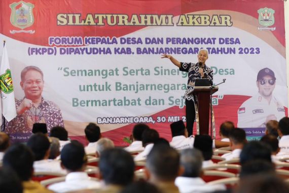 Ganjar Berpesan ke Kades: Genjot Penurunan Stunting, Kemiskinan Ekstrem hingga Optimalisasi Anggaran - JPNN.COM