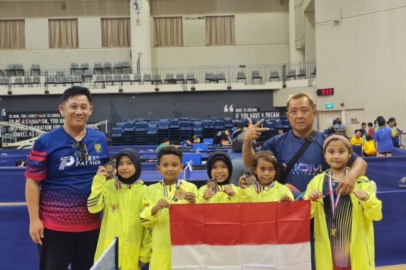 Tim Beregu Putri U-9 Terry Palmer Indonesia Raih Perunggu di Singapura  - JPNN.COM