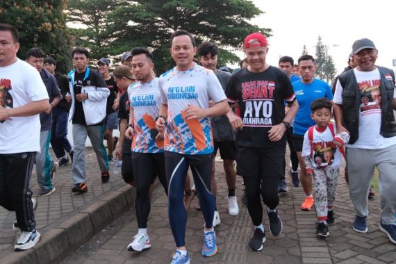 Lari Pagi Bersama Ribuan Warga Bogor, Ganjar: Ayo Olahraga agar Badan dan Pikiran Sehat - JPNN.COM