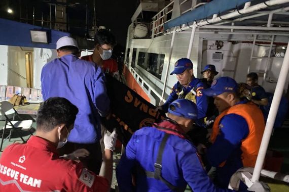 3 Pekerja Ditemukan Tewas Dalam Palka Tongkang di Banjarmasin, Mengenaskan - JPNN.COM