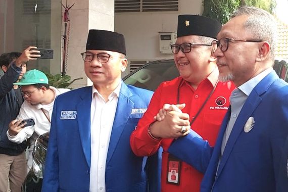 Zulhas Bersama Pengurus PAN Merapat ke DPP PDIP, Hasto Ucapkan Selamat Datang - JPNN.COM