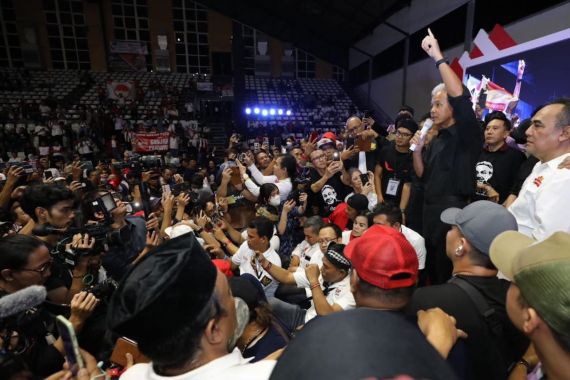 Dapat Limpahan Sukarelawan Jokowi, Ganjar Minta Pendukungnya Pahami 2 Realitas - JPNN.COM