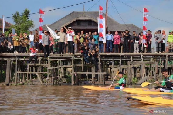 Sutarmidji Mengajak Masyarakat Memajukan Pariwisata Sungai Kapuas - JPNN.COM