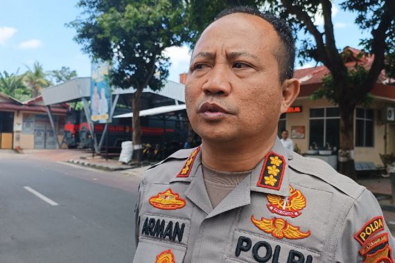 Gaji Guru Dipotong Rp 500 Ribu, Aduh, Polisi Turun Tangan - JPNN.COM
