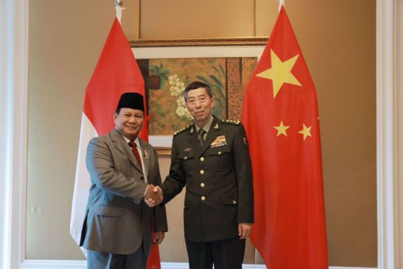 Prabowo Bawa Misi Ini saat Bertemu Menhan China di Singapura - JPNN.COM