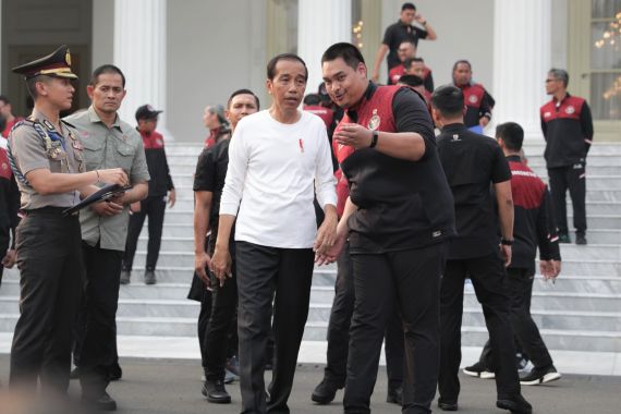 Menpora Dito Dampingi Presiden Jokowi Berikan Bonus SEA Games 2023 - JPNN.COM