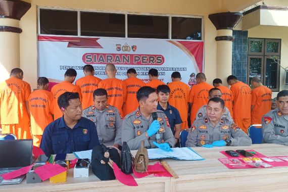 Dalam Sebulan, Polisi Tangkap 12 Pelaku Kejahatan di Lombok Barat - JPNN.COM
