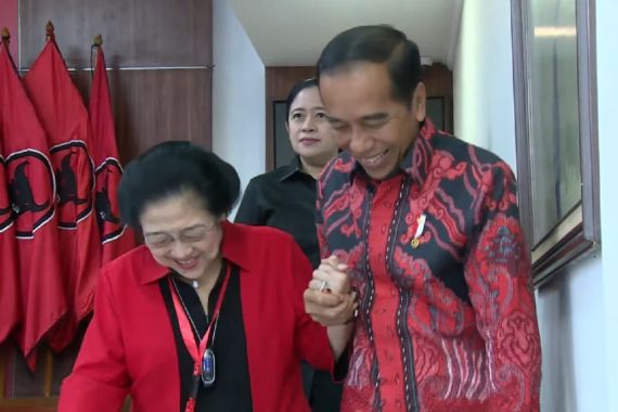 Ehem.. Rakernas III PDIP Diwarnai Momen Jokowi Gandeng Tangan Megawati - JPNN.COM