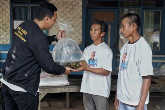 KNP Dukung Ganjar Beri Bantuan Benih Ikan Kepada Nelayan di Waduk Jatiluhur - JPNN.COM