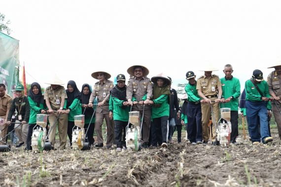 Dari Gunungkidul, Mentan Syahrul Yasin Limpo Siapkan Kedelai Lokal untuk Indonesia - JPNN.COM