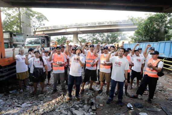 Sukarelawan Ganjar Beri Bantuan dan Jalin Silaturahmi dengan Sopir Truk di Jakut - JPNN.COM