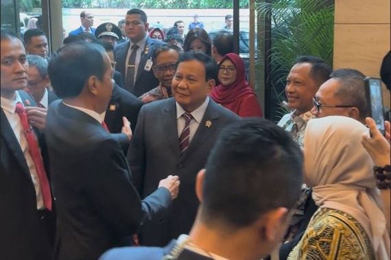 Pengamat: Keakraban Jokowi-Prabowo di Malaysia Menunjukkan Mereka Saling Dukung - JPNN.COM