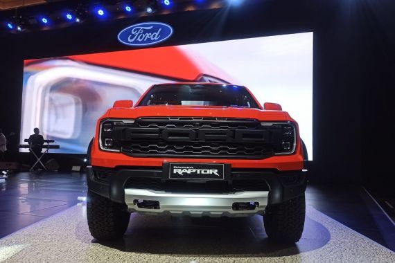 Ford Ranger Raptor dan Everest Titanium Akhirnya Mengaspal di Indonesia - JPNN.COM