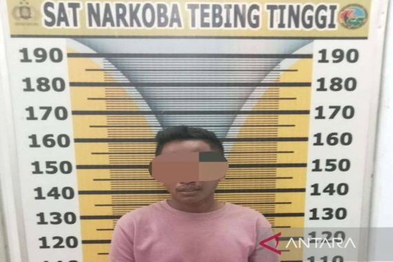 Pengedar Sabu-Sabu di Tebing Tinggi Digerebek di Rumah, Tuh Orangnya - JPNN.COM