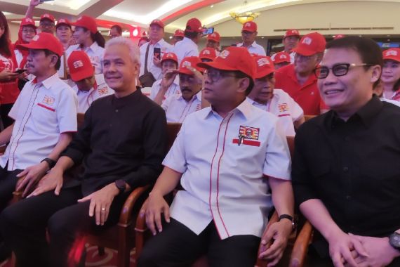 Ganjar Dianggap Cocok Jadi Suksesor Jokowi, Punya Aspek Ketegasan dan Keberanian - JPNN.COM