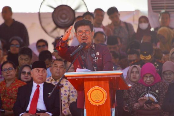 Penas XVI di Padang, Presiden Jokowi dan Mentan Mendapat Apresiasi dari Petani - JPNN.COM