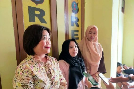 Bule Dilaporkan Mantan Istri ke Polisi karena Membawa Kabur Anak Kandung - JPNN.COM