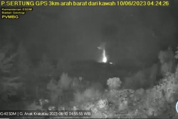 Gunung Anak Krakatau Erupsi Lagi, Lontarkan Abu Vulkanik Setinggi 2.000 Meter - JPNN.COM