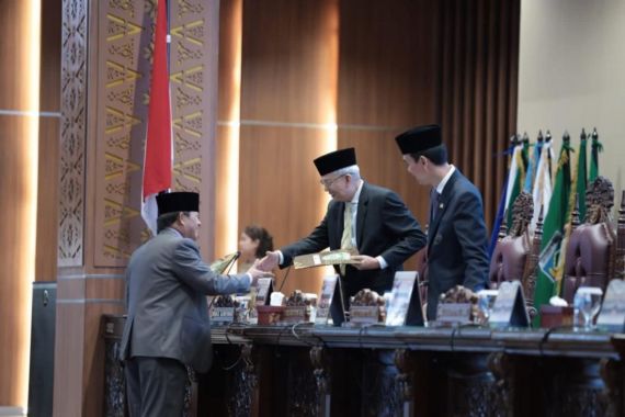 9 Fraksi DPRD Provinsi Apresiasi Sejumlah Capaian yang Diraih Pemprov Sumsel - JPNN.COM