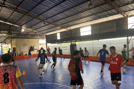 Orang Muda Ganjar Sumsel Asah Kemampuan Milenial dalam Bermain Futsal - JPNN.COM