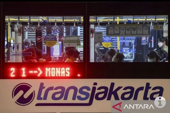 PT TransJakarta Memperbolehkan Pelanggan tidak Pakai Masker - JPNN.COM