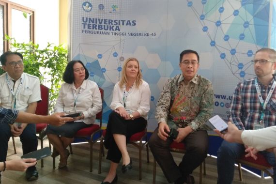 UT-BUKA Perkuat Akses Digital Learning  & Inklusif, 5 Daerah Ini Jadi Target  - JPNN.COM