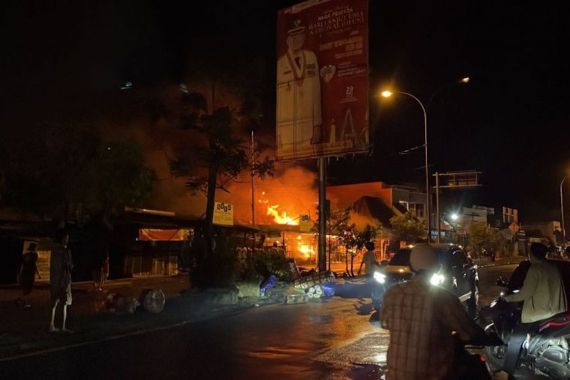5 Toko dan 2 Rumah Terbakar di Kota Padang, Kerugian Ditaksir Mencapai Rp 1 Miliar - JPNN.COM