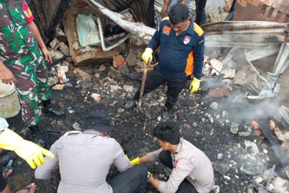 Polisi Selidiki Kasus Kebakaran yang Menewaskan 4 Orang di Sekatak - JPNN.COM