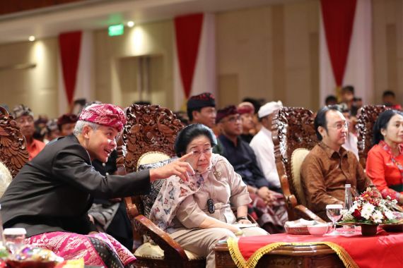 Demi Indonesia, Ganjar Merasa Megawati Tak Boleh Pensiun - JPNN.COM