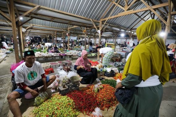 Kiai Muda Jatim Gelar Gerebek Pasar Untuk Bantu Lariskan Dagangan Pedagang Sayur - JPNN.COM