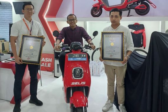 Sekali Charger Tembus 280 Km, Motor Selis Cetak Rekor - JPNN.COM