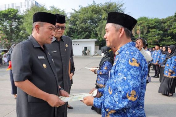 320 Guru Honorer Diangkat jadi PPPK, Wali Kota Cirebon Berpesan Begini - JPNN.COM